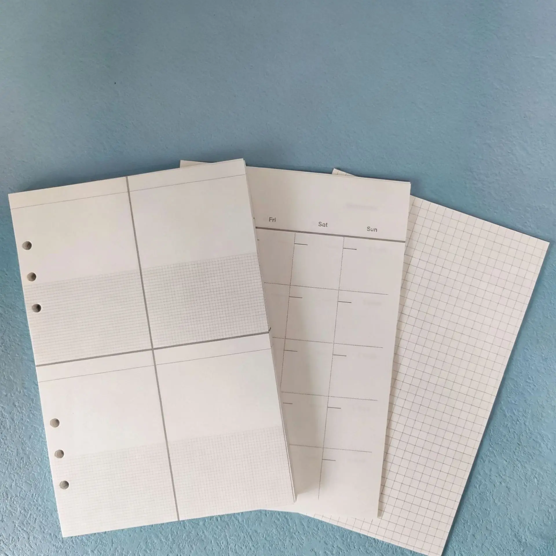 دفتر ملاحظات أسود أبيض مقاس A5 - مراجعة A5 Spiral Dotted Grid Notebook وسعره